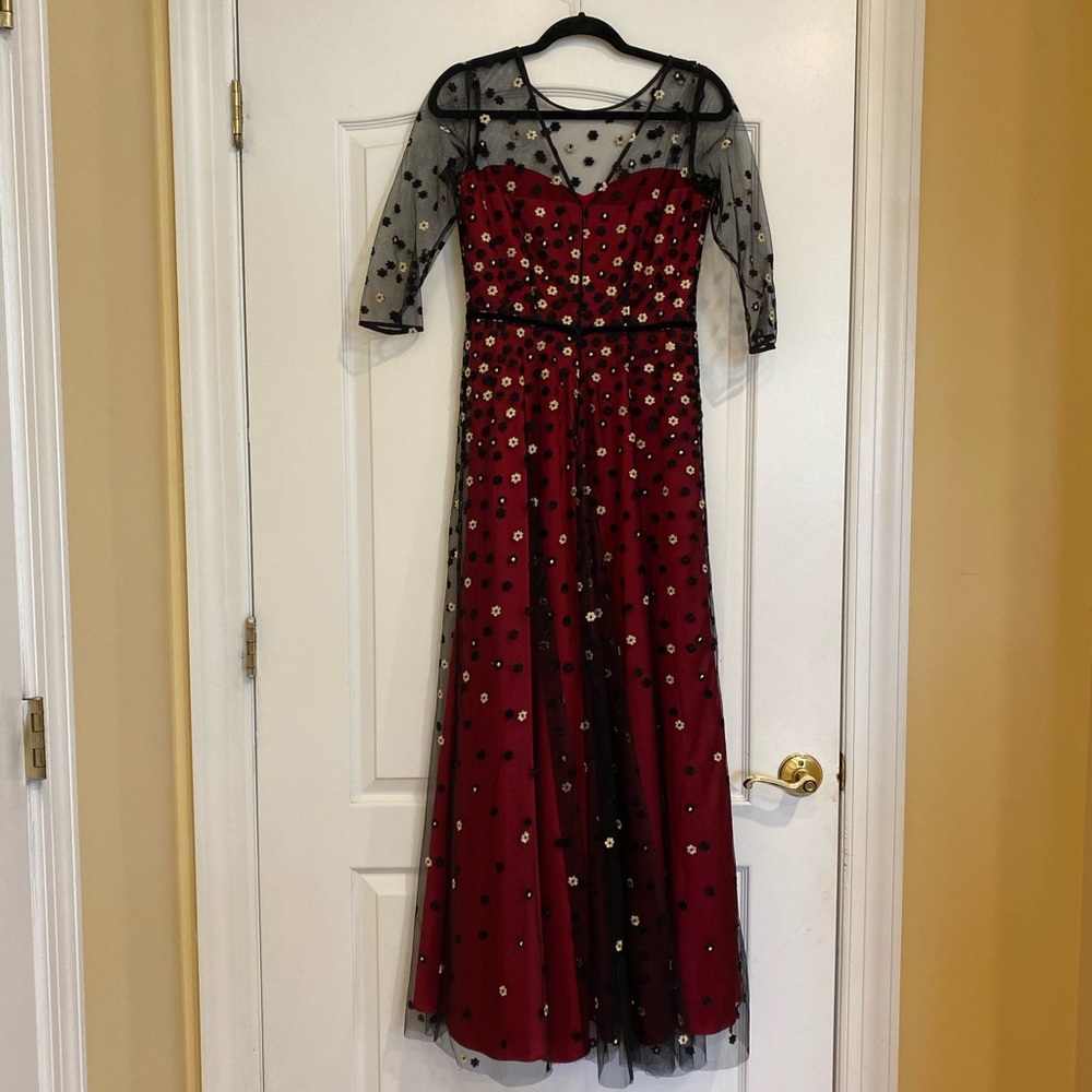 Tahari Arthur S Levine floral evening gown